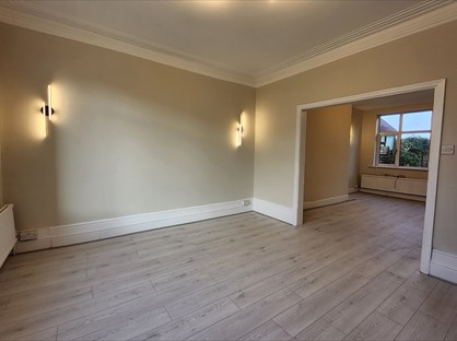 3 Bed Semi-Detached House, Droughts Lane, M25