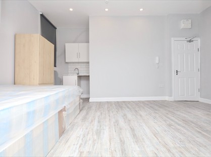 Studio Flat, Pownall Road, TW3