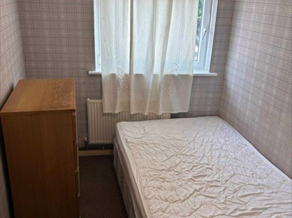 Room in a Shared Flat, York Road, SW11