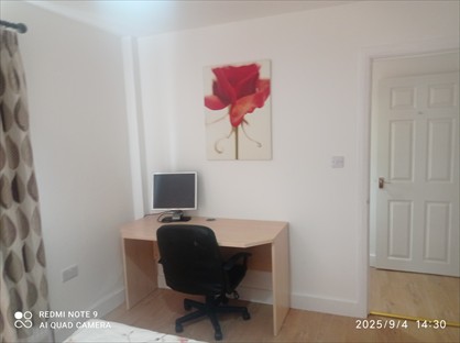 3 Bed Terraced House, High Street, GL1