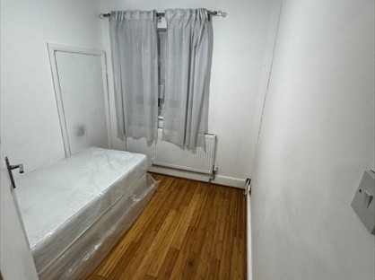 Room in a Shared House, Evanston Gardens, IG4