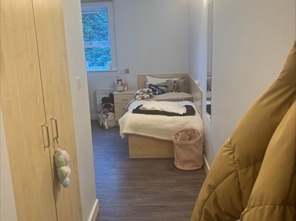 Room in a Shared Flat, Elliot House, M6
