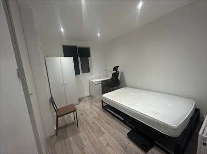 Studio Flat, Regents Park Road, N3