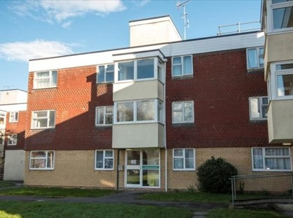 2 Bed Flat, Langdale Gardens, RG6