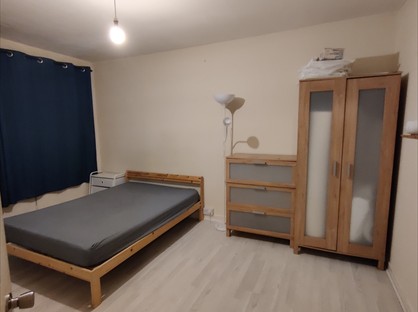 Room in a Shared Flat, North Parade, KT9