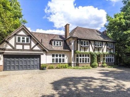 Room in a Shared House, Seven Hills Road, KT11