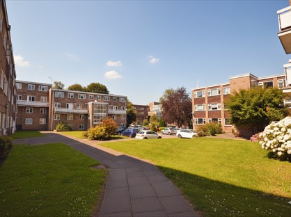 2 Bed Flat, Perrymount Road, RH16