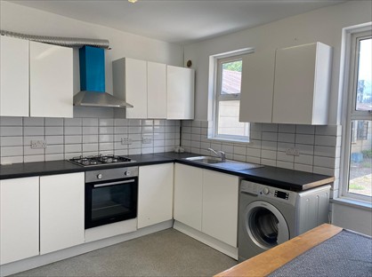 2 Bed End Terrace, Cross Road, CR0