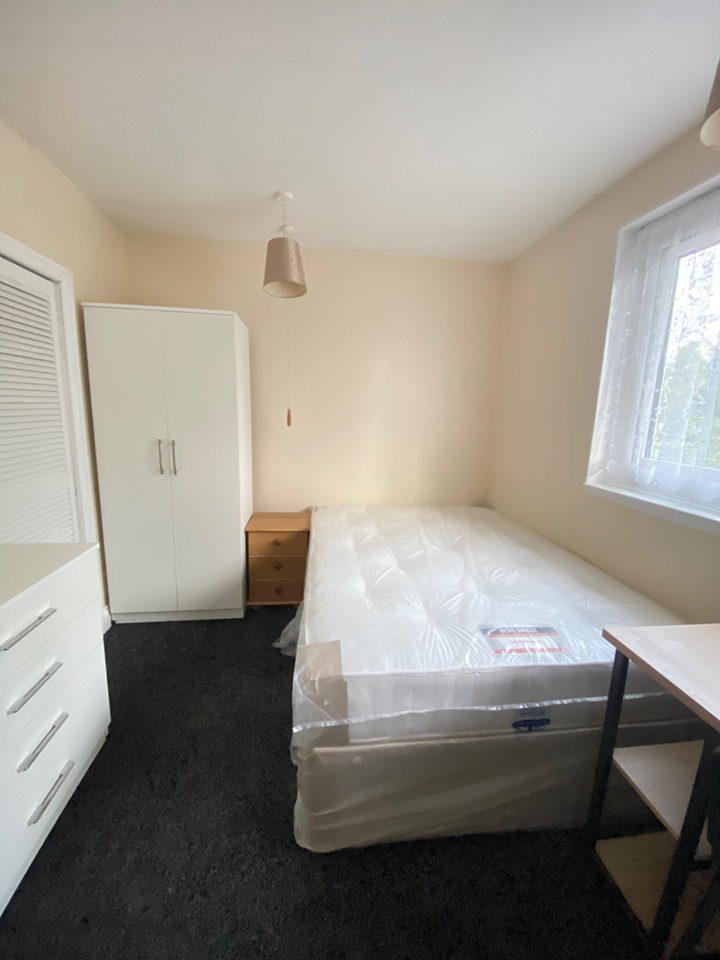 Room in a Shared House, Thimbler Road, CV4