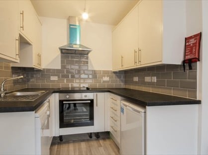 4 Bed Flat, Sienna Gardens, EH9