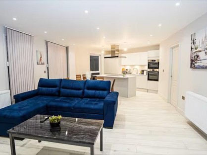 3 Bed Flat, Bath Road, SL1