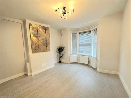 2 Bed Flat, Ling Road, E16