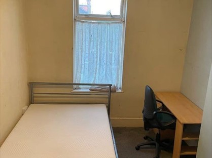 Room in a Shared House, Green Lane, IG3