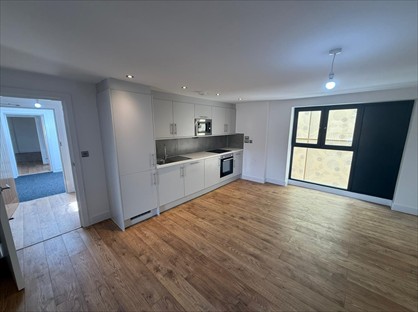 1 Bed Flat, High Street, TW3