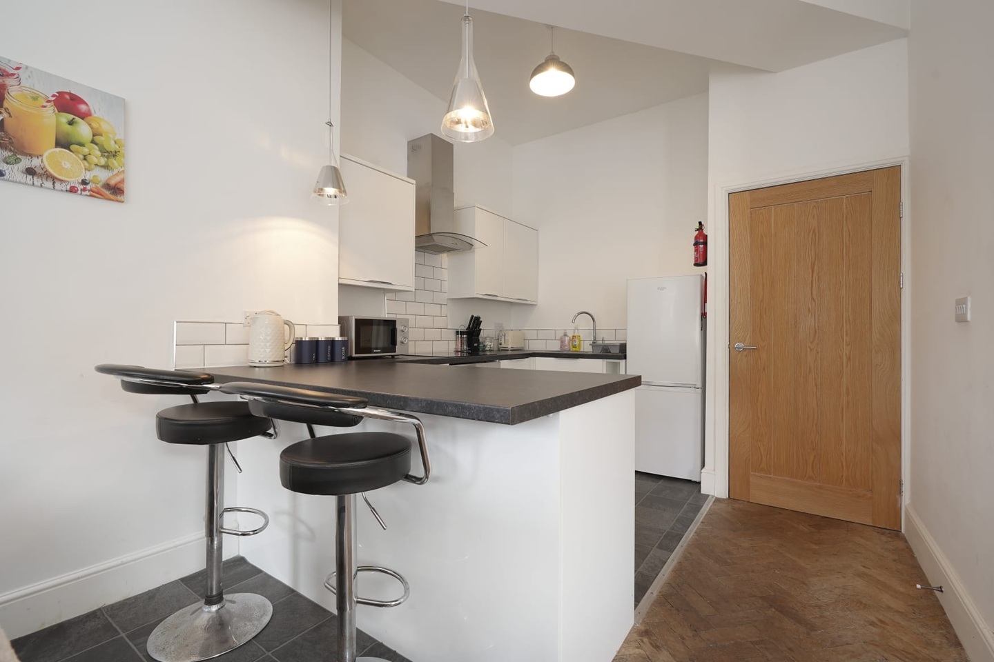Hull - 2 Bed Flat, King Edward Street, HU1 - To Rent Now for £1,050.00 p/m