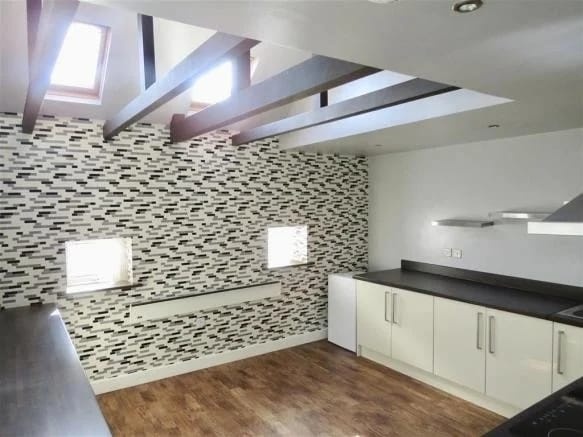 2 Bed Flat, Wellington Court, LE1, N1 7GU