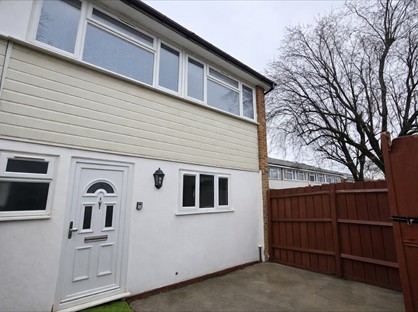 Studio Flat, Dovedale Close, UB9
