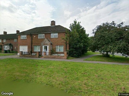 Studio Flat, Bankside Drive, KT7