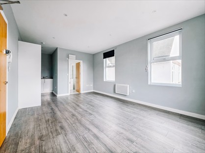 Studio Flat, Hamlet Court, SS0