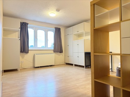 Studio Flat, Telegraph Place, E14