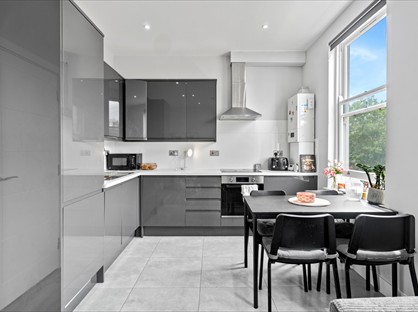 3 Bed Flat, Old Kent Road, SE1