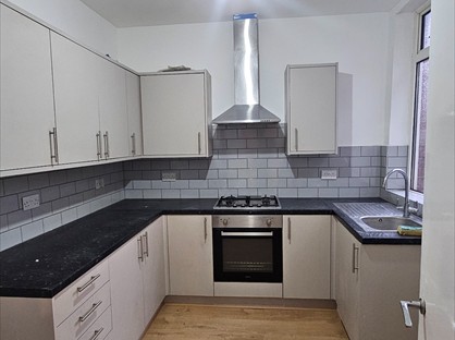 3 Bed Terraced House, Rochdale Road, M24