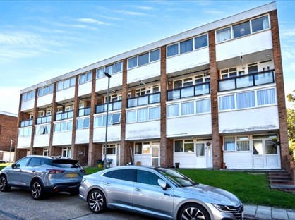 2 Bed Maisonette, Edgewood Drive, BR6