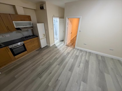 2 Bed Flat, Allenby Road, UB1