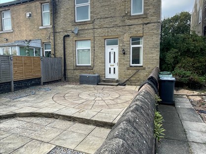 2 Bed End Terrace, Scholes, BD19