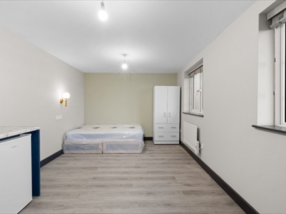 Studio Flat, Stamford Close, EN6