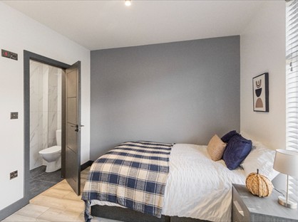 Studio Flat, Sandhurst Road, SE6