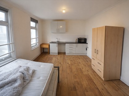 Studio Flat, Brookhill Road, SE18