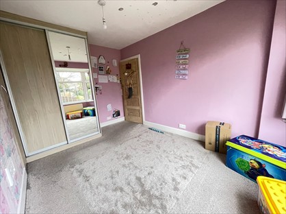 3 Bed Semi-Detached House, Cloonmore Avenue, BR6