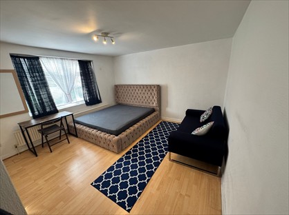 Room in a Shared Flat, Tenterden Grove, NW4