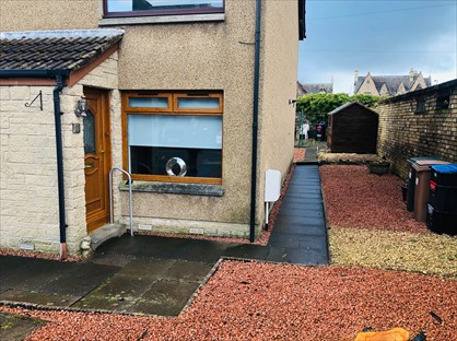 1 Bed Flat, Waterside Court, KA1