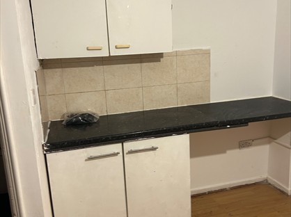 Studio Flat, Beatrice Close, HA5