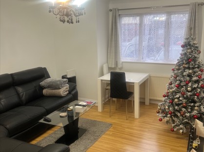 2 Bed Flat, Grace Court, SL1