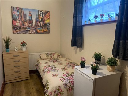 Bedsit, Princes Avenue, N13