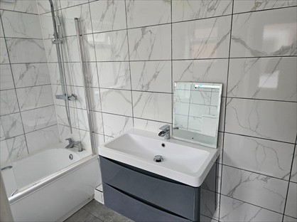 3 Bed Terraced House, Upper Green Street, HP11