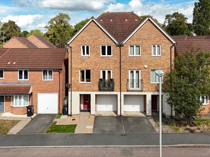 3 Bed Semi-Detached House, Austwick Close, LE4