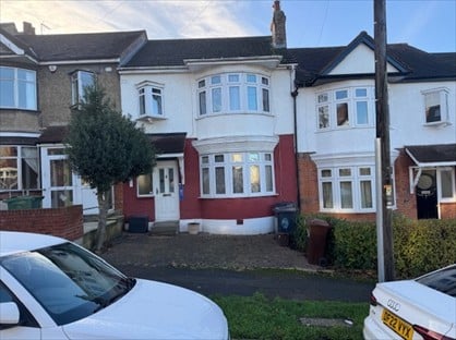 3 Bed Terraced House, Sunnyside Drive, E4