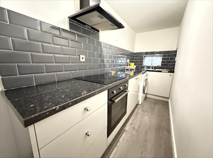 2 Bed Flat, High Street, B65