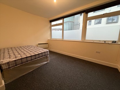 Studio Flat, London Road, SO15