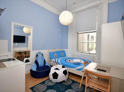 Studio Flat, Kensington Gardens Square, W2