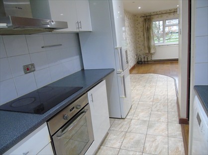 1 Bed Flat, Malta Close, RG24