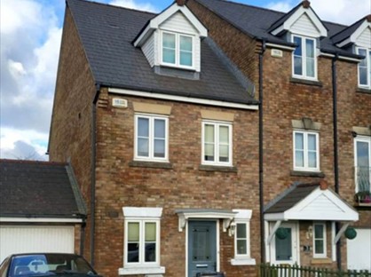 Studio Flat, Sheldrick Close, SW19