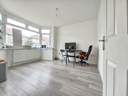 4 Bed Detached House, Goldsdown Close, EN3