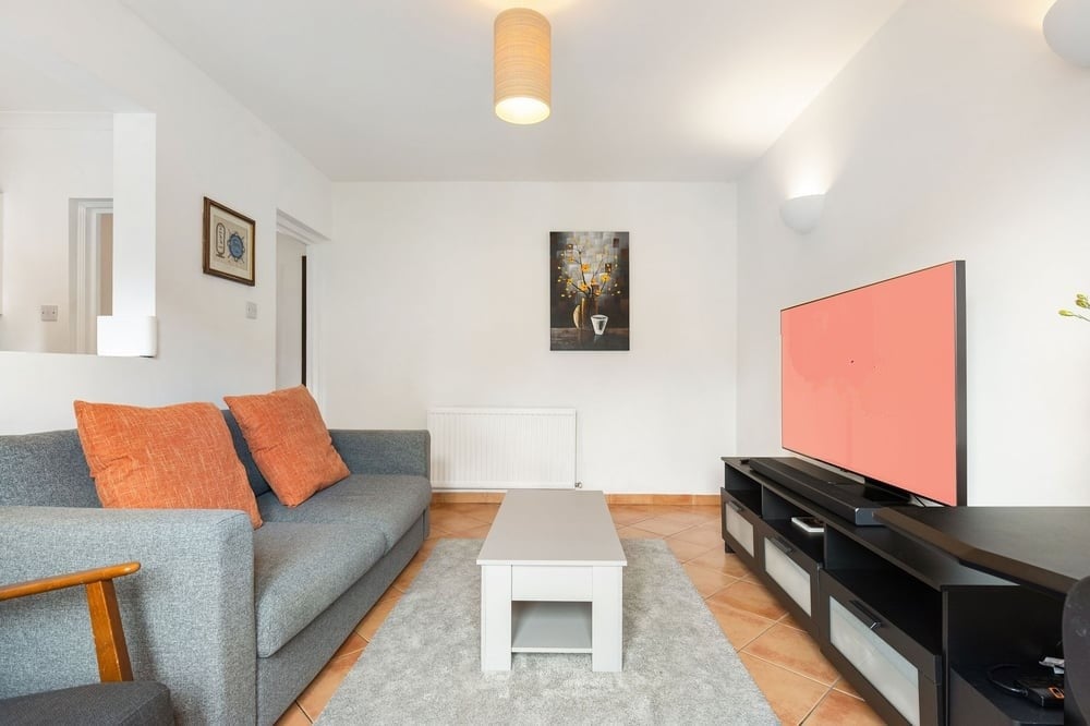 1 Bed Flat, Hopewell Yard, SE5