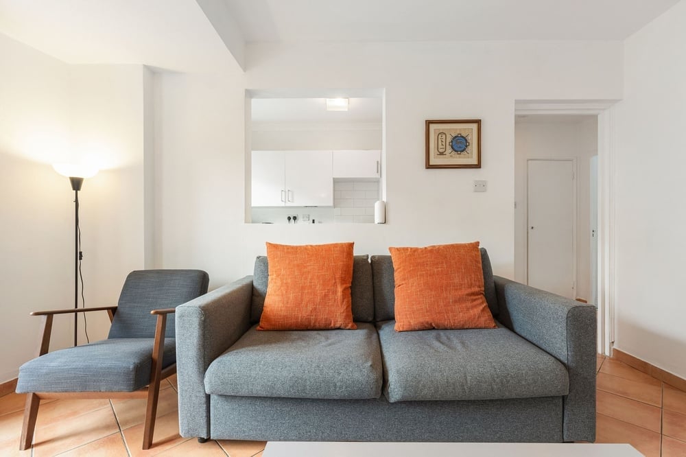 1 Bed Flat, Hopewell Yard, SE5 photo 2