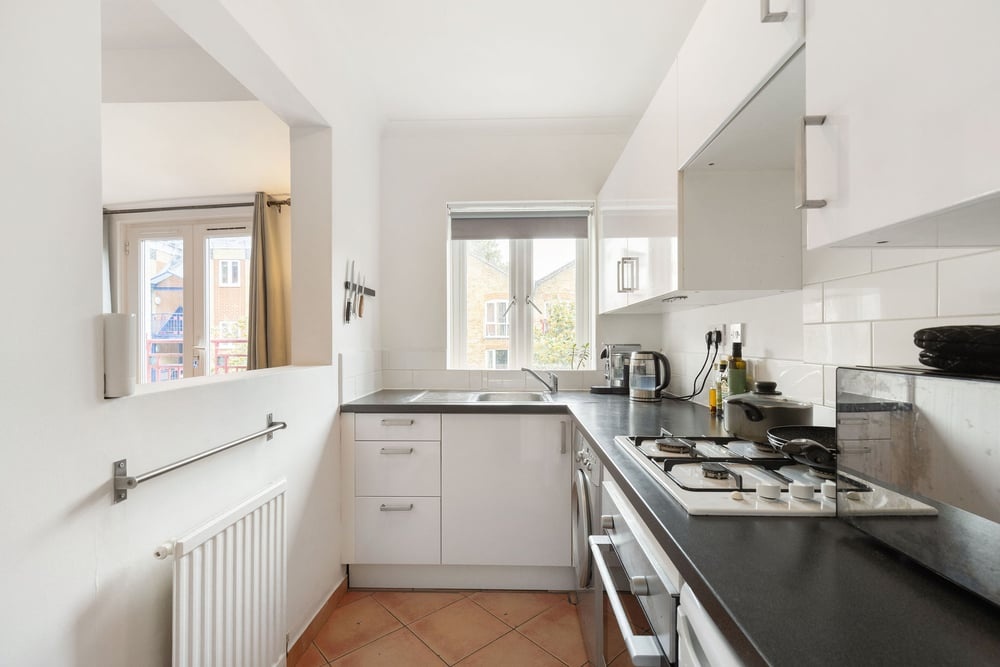 1 Bed Flat, Hopewell Yard, SE5 photo 5